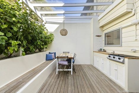 Photo of property in 3/222 The Esplanade, Island Bay, Wellington, 6023