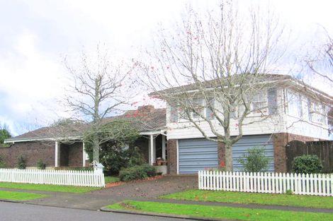 Photo of property in 2 Fratley Avenue, Farm Cove, Auckland, 2012