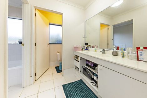 Photo of property in 11 Farmdale Court, Flat Bush, Auckland, 2019