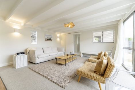 Photo of property in 82 Avenue Road, West End, Timaru, 7910