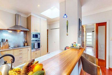 Photo of property in 88 Nevay Road, Karaka Bays, Wellington, 6022