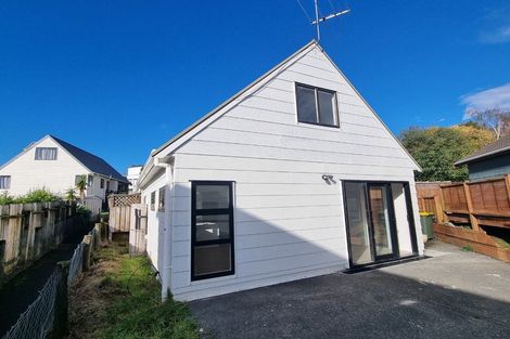Photo of property in 12 Sunward Rise, Glenfield, Auckland, 0629
