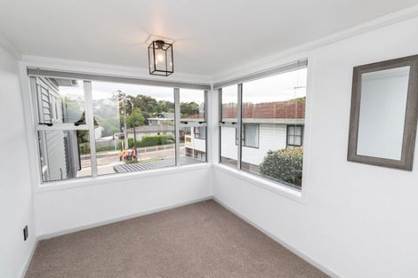 Photo of property in 30 Collins Avenue, Tawa, Wellington, 5028
