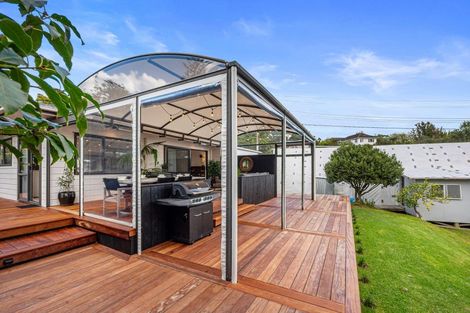 Photo of property in 51 Makiri Street, Helensville, 0800