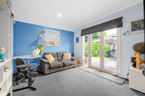 Photo of property in 76 Saint James Drive, Huntington, Hamilton, 3210