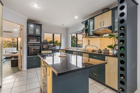Photo of property in 28 Carnelian Court, Westgate, Auckland, 0614
