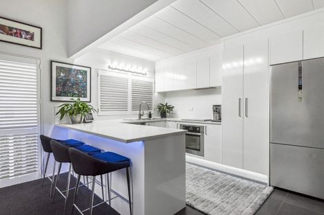 Photo of property in 3 Sandiacre Way, Browns Bay, Auckland, 0630