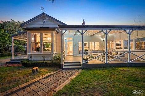 Photo of property in 2 Barton Road, Heretaunga, Upper Hutt, 5018