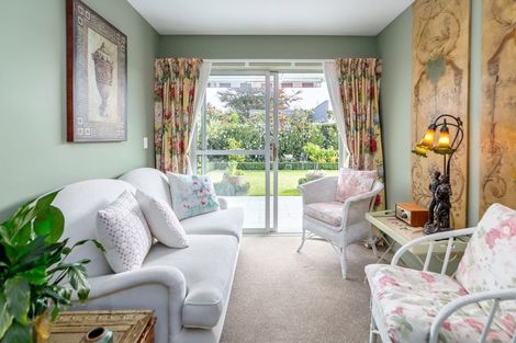 Photo of property in 22 Mahupuku Street, Greytown, 5712