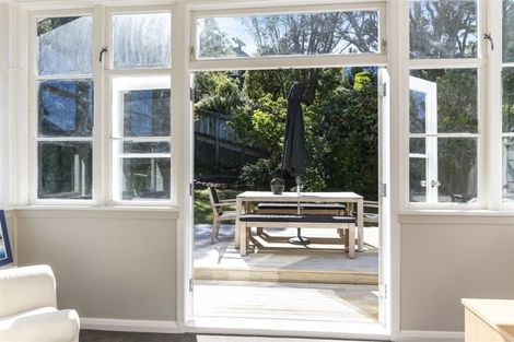 Photo of property in 16 Ranui Crescent, Khandallah, Wellington, 6035