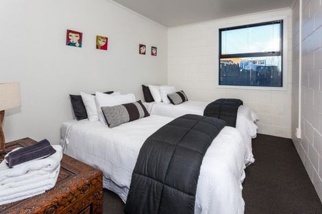 Photo of property in 100 Ocean Road, Whangamata, 3620