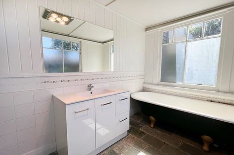 Photo of property in 296 Great North Road, Henderson, Auckland, 0612