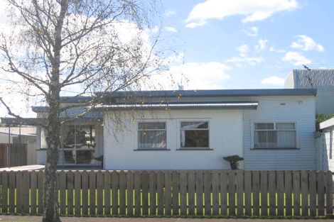 Photo of property in 33 Garelja Road, Henderson, Auckland, 0612