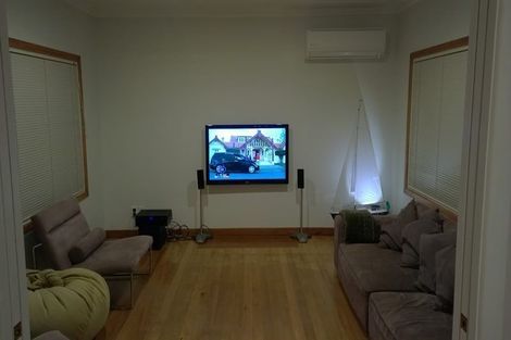 Photo of property in 28 Coles Crescent, Papakura, 2110