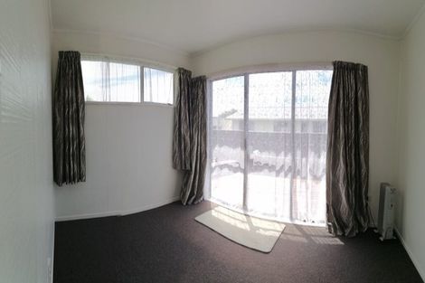 Photo of property in 8 Colonial Place, Kelvin Grove, Palmerston North, 4414