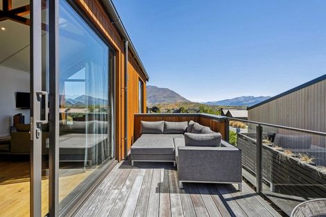 Photo of property in 19 Hackett Road, Jacks Point, Queenstown, 9371
