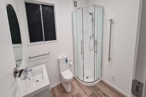 Photo of property in 4f1 Glanmire Road, Newlands, Wellington, 6037