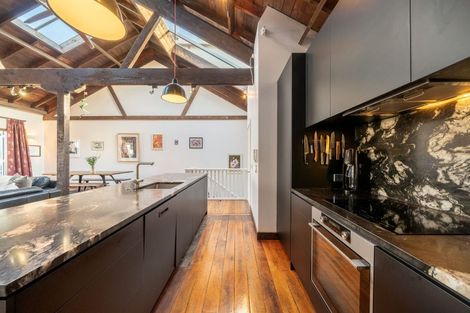 Photo of property in 2/12 Little George Street, Thorndon, Wellington, 6011