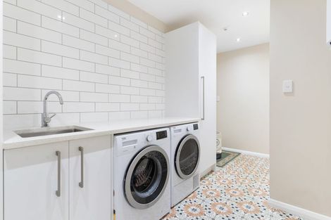 Photo of property in 52b Tirimoana Road, Te Atatu South, Auckland, 0602