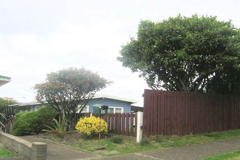 Photo of property in 40 Cedar Street, Maungaraki, Lower Hutt, 5010
