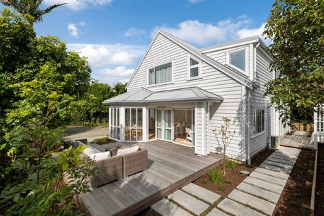 Photo of property in 1 William Bond Street, Stanley Point, Auckland, 0624