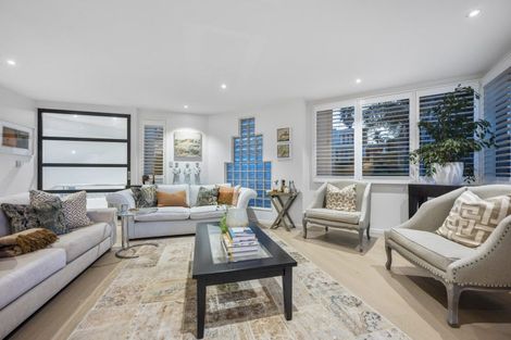 Photo of property in 39 Eastcliffe Road, Castor Bay, Auckland, 0620