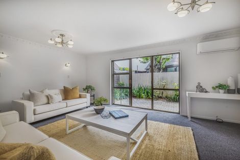 Photo of property in 278 Memorial Avenue, Burnside, Christchurch, 8053