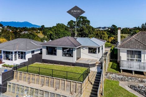 Photo of property in 92 Mangorei Road, Strandon, New Plymouth, 4312
