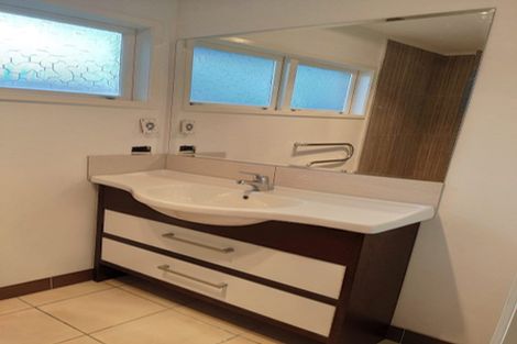 Photo of property in 12 Colwill Road, Massey, Auckland, 0614