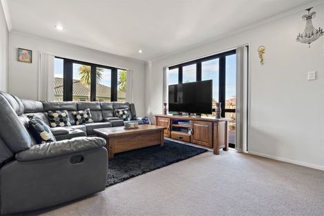 Photo of property in 28a Manuroa Road, Takanini, 2112