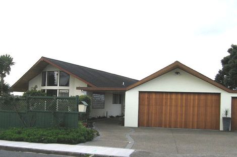 Photo of property in 36 Dawnhaven Drive, Te Atatu Peninsula, Auckland, 0610