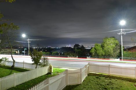 Photo of property in 32 Te Atatu Road, Te Atatu South, Auckland, 0610
