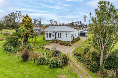 Photo of property in 56 Flint Road W, Stratford, 4332