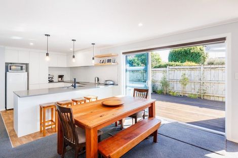 Photo of property in 136a Heretaunga Street, Palmerston North, 4414