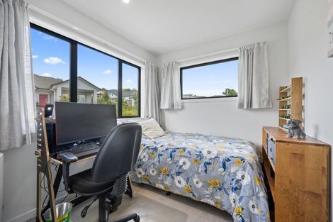 Photo of property in 28 John Dee Crescent, Red Beach, 0932