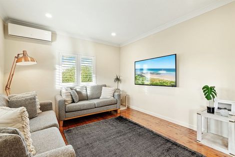 Photo of property in 1/42 Manuka Road, Glenfield, Auckland, 0629