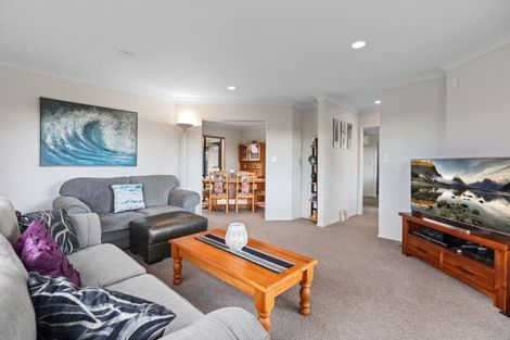 Photo of property in 2 Burnt Oak Drive, Pyes Pa, Tauranga, 3112