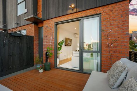 Photo of property in 33 Waka Moana Drive, Hobsonville, Auckland, 0616
