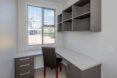 Photo of property in 99 Kakariki Grove, Waikanae, 5036