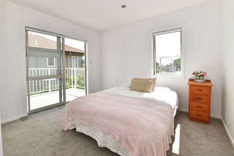 Photo of property in 53a Walton Street, Red Beach, 0932