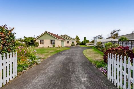 Photo of property in 13 Quin Crescent, Hawera, 4610