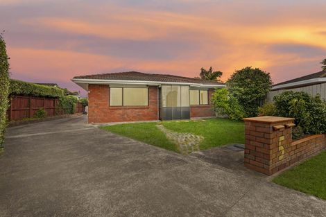 Photo of property in 1/5 Annette Avenue, Te Atatu South, Auckland, 0610