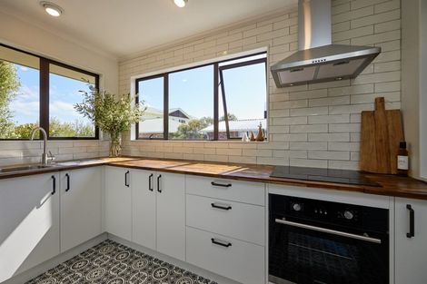 Photo of property in 37a Kotare Place, South Bay, Kaikoura, 7300