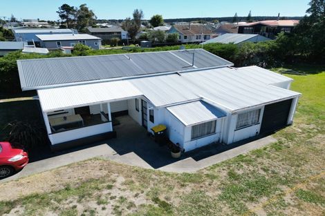 Photo of property in 31 Roore Street, Foxton Beach, Foxton, 4815