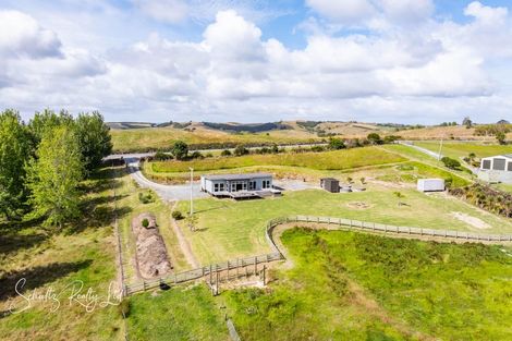 Photo of property in 918 Oneriri Road, Kaiwaka, 0573