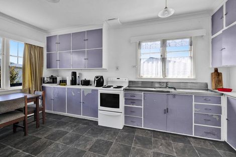 Photo of property in 8 Wellington Street, Hawera, 4610