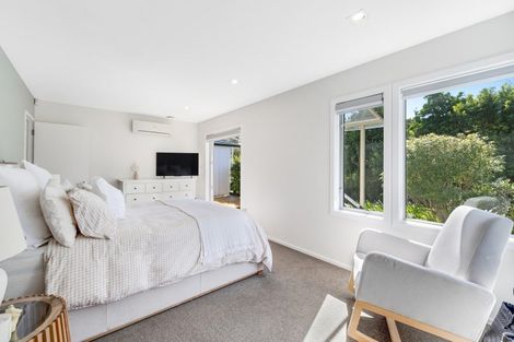 Photo of property in 9 Shelly Beach Parade, Cockle Bay, Auckland, 2014