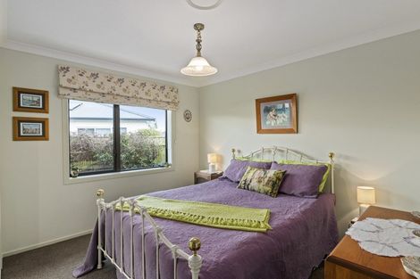 Photo of property in 10 Gladys Place, Levin, 5510