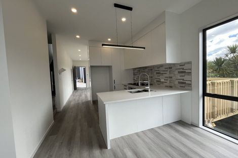 Photo of property in 10d Mantra Road, Massey, Auckland, 0614