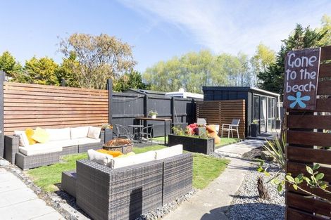 Photo of property in 47 Kings Avenue, Waikuku Beach, 7402